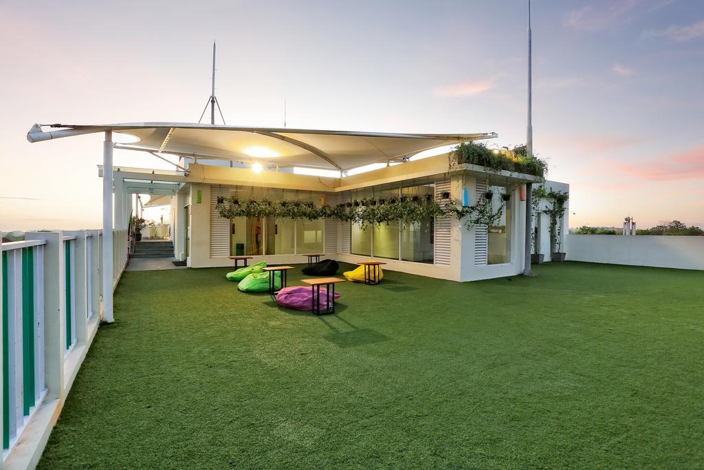 Maxonehotels At Bukit Jimbaran Εξωτερικό φωτογραφία